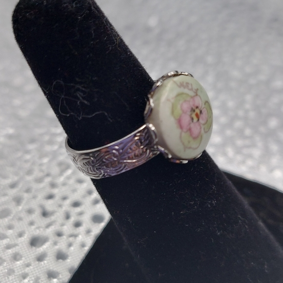 Vintage Porcelain & Metal Ring. Lovely Flower on Porcelain&Silvertone. - Picture 6 of 10